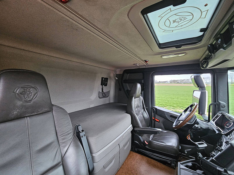 Interior photo 3: Tahač Scania R450 6X2*4 NB LEATHER RET