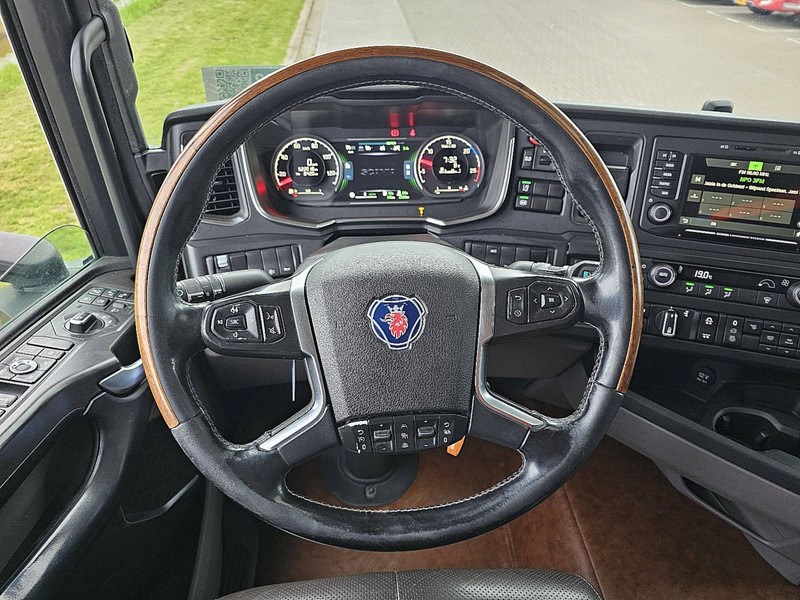 Interior photo 2: Tahač Scania R450 6X2*4 NB LEATHER RET