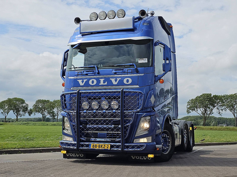 Volvo FH 460 XL 6X2 SPECIAL SHOW - Tahač: obrázek 1 Volvo FH 460 XL 6X2 SPECIAL SHOW - Tahač: obrázek 1