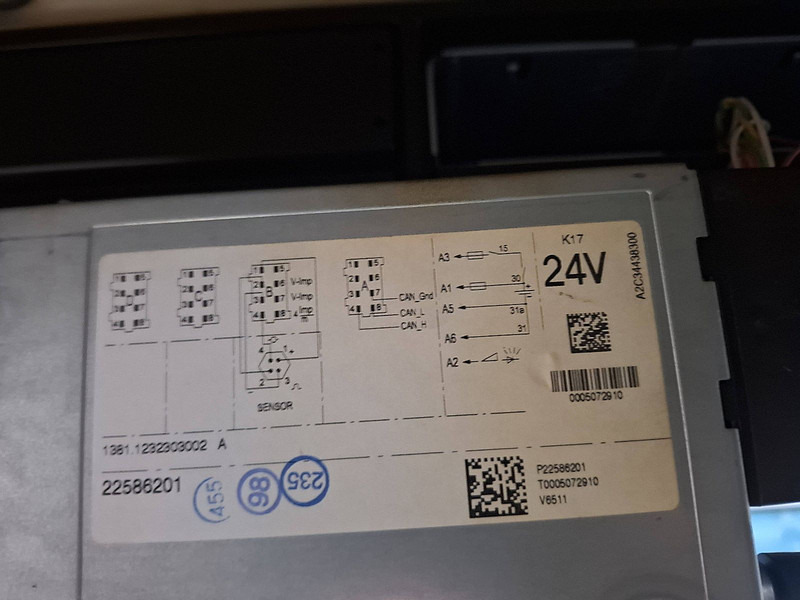 Skříňový nákladní auto Volvo FH 460: obrázek 17 Skříňový nákladní auto Volvo FH 460: obrázek 17