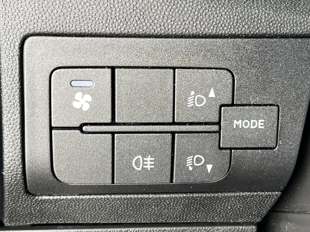 Citroen Jumper 4X4 Dangel Live Klima 8-Sitzer Rollstuhl - Mikrobus: obrázek 4 Citroen Jumper 4X4 Dangel Live Klima 8-Sitzer Rollstuhl - Mikrobus: obrázek 4