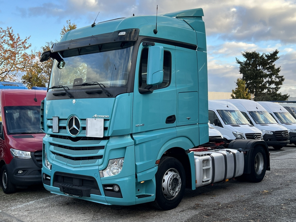 Mercedes-Benz Actros 1845 Klimaautom. Retarder 2x Nebenantrieb - Tahač: obrázek 1 Mercedes-Benz Actros 1845 Klimaautom. Retarder 2x Nebenantrieb - Tahač: obrázek 1