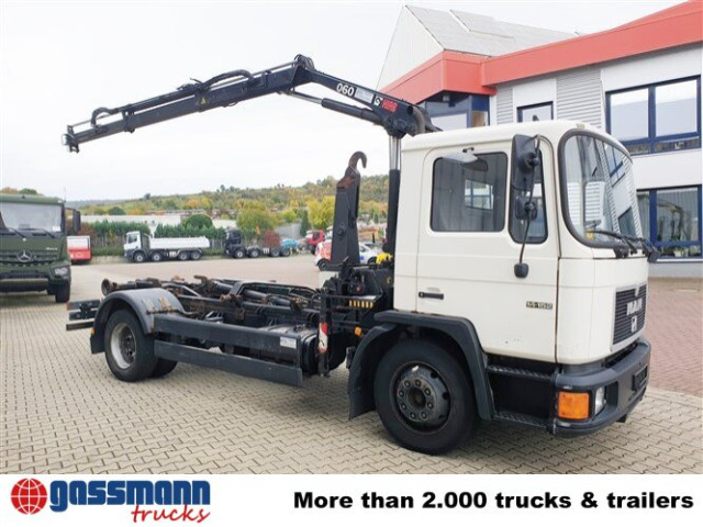 MAN 14.152 F 4x2 BB mit Kran Hiab 060-2 - Hákový nosič kontejnerů, Auto s hydraulickou rukou: obrázek 2 MAN 14.152 F 4x2 BB mit Kran Hiab 060-2 - Hákový nosič kontejnerů, Auto s hydraulickou rukou: obrázek 2
