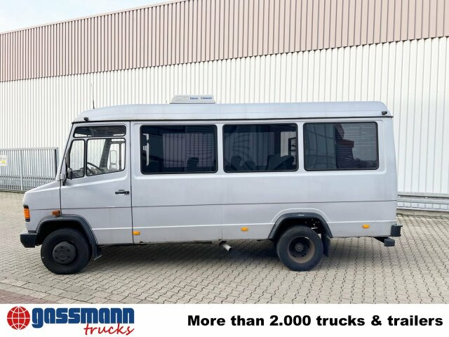 Mercedes-Benz 711 D-KA 4x2, Standklima, 11-Sitze, 2 x on stock - Skříňový nákladní auto: obrázek 2 Mercedes-Benz 711 D-KA 4x2, Standklima, 11-Sitze, 2 x on stock - Skříňový nákladní auto: obrázek 2