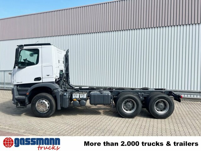 Hákový nosič kontejnerů Mercedes-Benz Arocs 2642 K 6x4/33 , Retarder, Motorabtrieb: obrázek 13