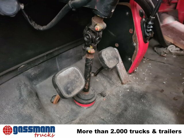 Mercedes-Benz LP 813 4x2 TLF8 Feuerwehr - Hasičský vůz: obrázek 4 Mercedes-Benz LP 813 4x2 TLF8 Feuerwehr - Hasičský vůz: obrázek 4