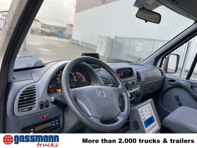 Furgon Mercedes-Benz Sprinter 313 CDI 4x2, Rettungswagen: obrázek 7 Furgon Mercedes-Benz Sprinter 313 CDI 4x2, Rettungswagen: obrázek 7