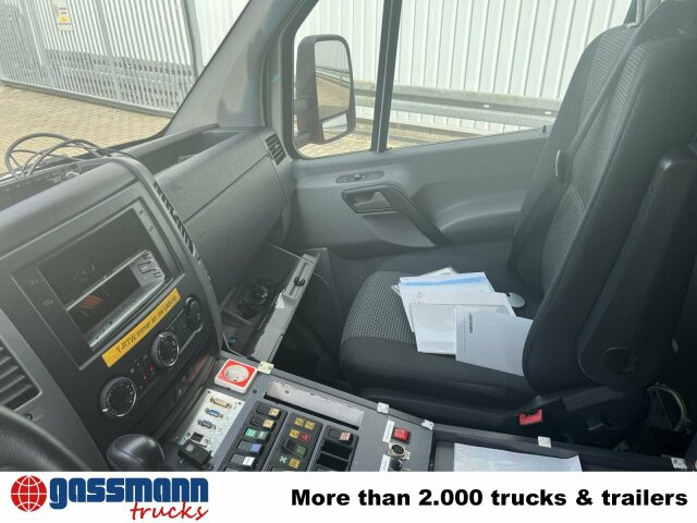 Mercedes-Benz Sprinter 516 CDI 4x2, Rettungswagen, Bi-Xenon - Furgon: obrázek 3 Mercedes-Benz Sprinter 516 CDI 4x2, Rettungswagen, Bi-Xenon - Furgon: obrázek 3