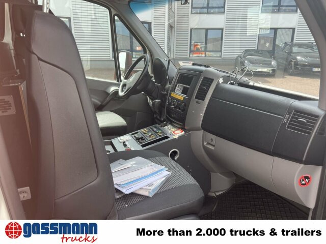 Mercedes-Benz Sprinter 516 CDI 4x2, Rettungswagen, Bi-Xenon - Furgon: obrázek 5 Mercedes-Benz Sprinter 516 CDI 4x2, Rettungswagen, Bi-Xenon - Furgon: obrázek 5