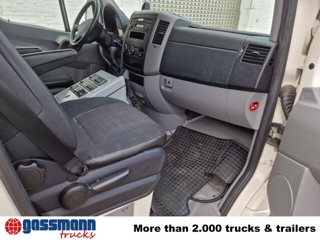 Mercedes-Benz Sprinter 516 CDI 4x2, Rettungswagen - Furgon: obrázek 4 Mercedes-Benz Sprinter 516 CDI 4x2, Rettungswagen - Furgon: obrázek 4