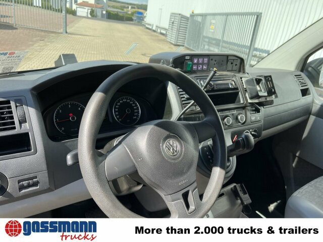 Volkswagen T5 2.0 TDI 4x2, Krankenwagen - Pohotovostní vůz: obrázek 4 Volkswagen T5 2.0 TDI 4x2, Krankenwagen - Pohotovostní vůz: obrázek 4