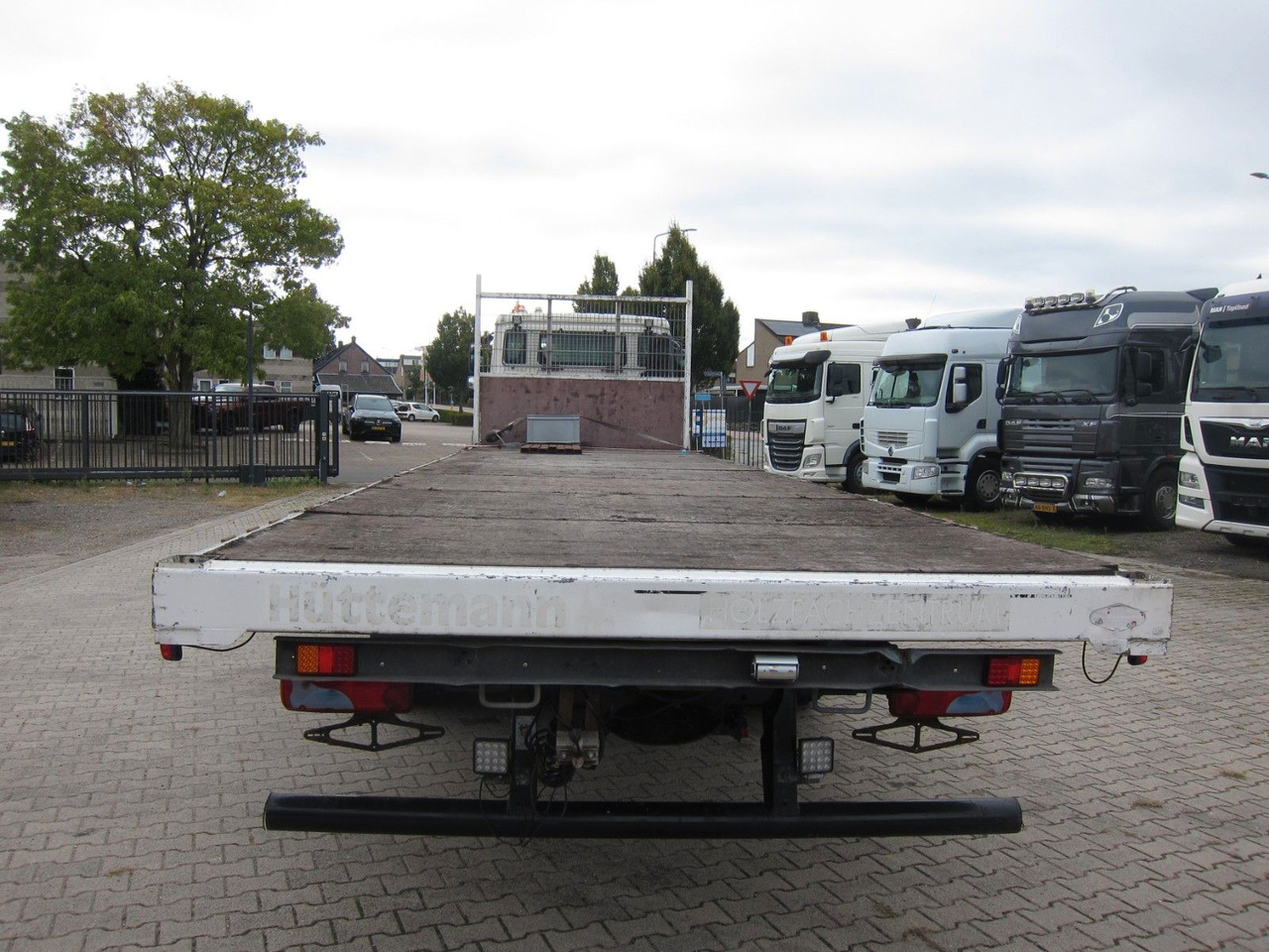 MAN TGM 26 340 6X2*4 BL Plateau Manual - Nákladní automobil valníkový/ Plošinový: obrázek 4 MAN TGM 26 340 6X2*4 BL Plateau Manual - Nákladní automobil valníkový/ Plošinový: obrázek 4