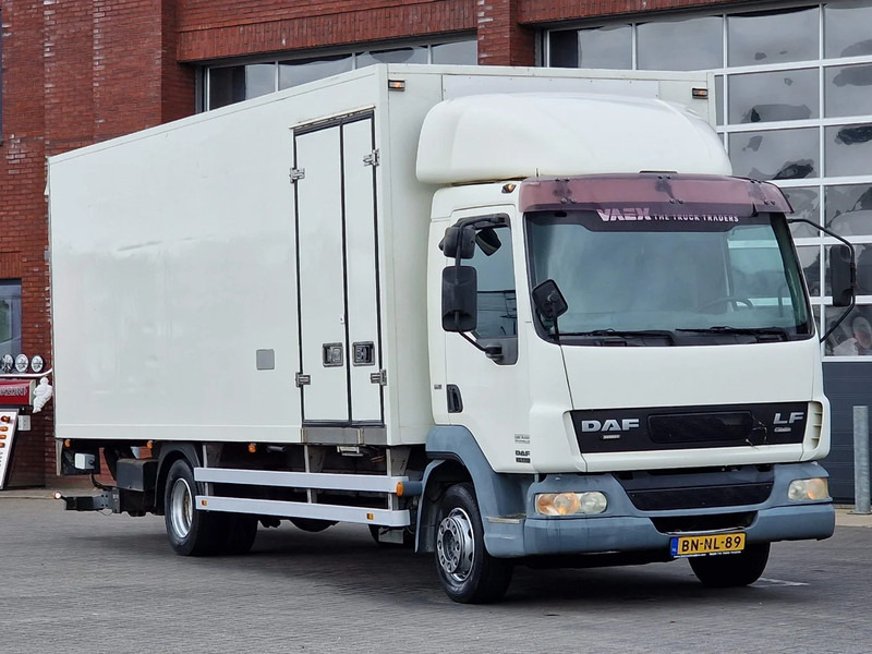 DAF LF 45.170 - Box - Loadlift - Manual gearbox - Old Tacho - Skříňový nákladní auto: obrázek 1 DAF LF 45.170 - Box - Loadlift - Manual gearbox - Old Tacho - Skříňový nákladní auto: obrázek 1