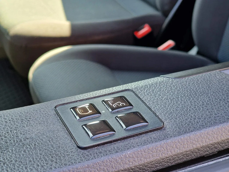 Komunální/ Speciální technika, Dodávka Volkswagen Multivan 2.0 TDI 150KW 4 Motion - Hearse / Leichenwagen / Rouwauto - 2x Coffin: obrázek 20