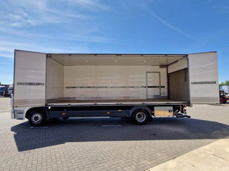 Mercedes-Benz Atego 1524 Box with sidedoors - Zepro loadlift - Full air - Euro 6 - Automatic - Camera system - Skříňový nákladní auto: obrázek 5 Mercedes-Benz Atego 1524 Box with sidedoors - Zepro loadlift - Full air - Euro 6 - Automatic - Camera system - Skříňový nákladní auto: obrázek 5
