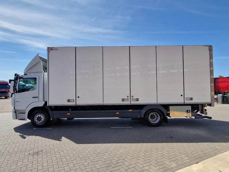 Mercedes-Benz Atego 1524 Box with sidedoors - Zepro loadlift - Full air - Euro 6 - Automatic - Camera system - Skříňový nákladní auto: obrázek 4 Mercedes-Benz Atego 1524 Box with sidedoors - Zepro loadlift - Full air - Euro 6 - Automatic - Camera system - Skříňový nákladní auto: obrázek 4