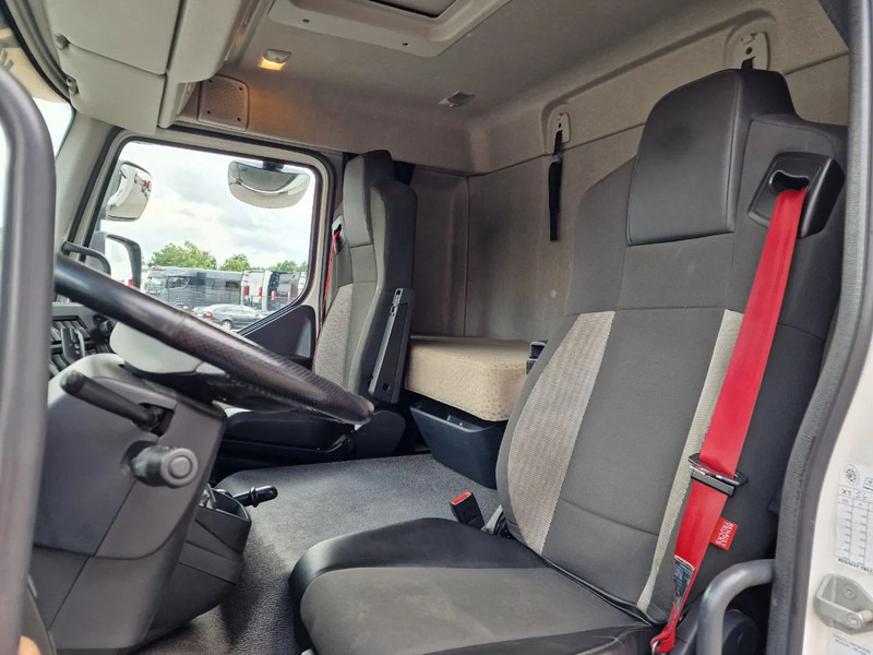 Skříňový nákladní auto Renault D16 250 4x2 Box with side doors - Zepro loadlift - Euro 6 - Low KM - Sleepercab: obrázek 18