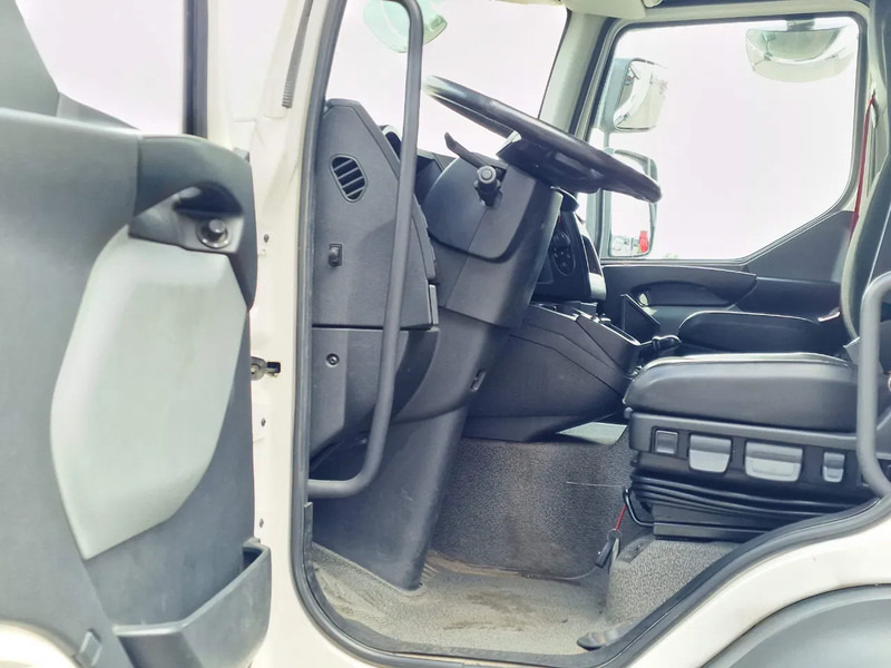 Skříňový nákladní auto Renault D16 250 4x2 Box with side doors - Zepro loadlift - Euro 6 - Low KM - Sleepercab: obrázek 13