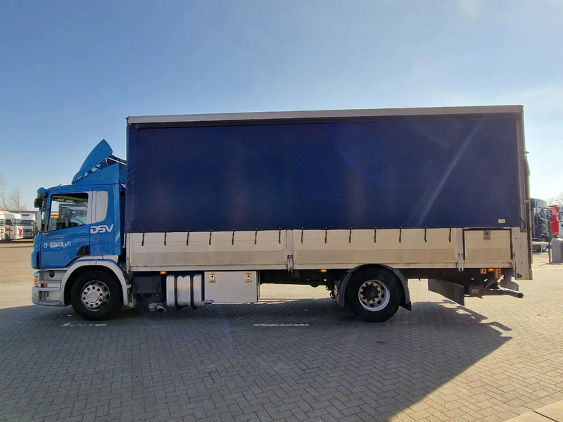 Scania P320 4x2 - Side boars - Loadlift - Full air - Navi - Plachtový nákladní auto: obrázek 4 Scania P320 4x2 - Side boars - Loadlift - Full air - Navi - Plachtový nákladní auto: obrázek 4