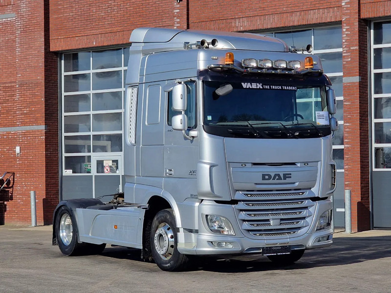 DAF XF 440 SpaceCab 4x2 - Full spoiler - Alloy wheels - Air horn - Light bar - Tahač: obrázek 1 DAF XF 440 SpaceCab 4x2 - Full spoiler - Alloy wheels - Air horn - Light bar - Tahač: obrázek 1