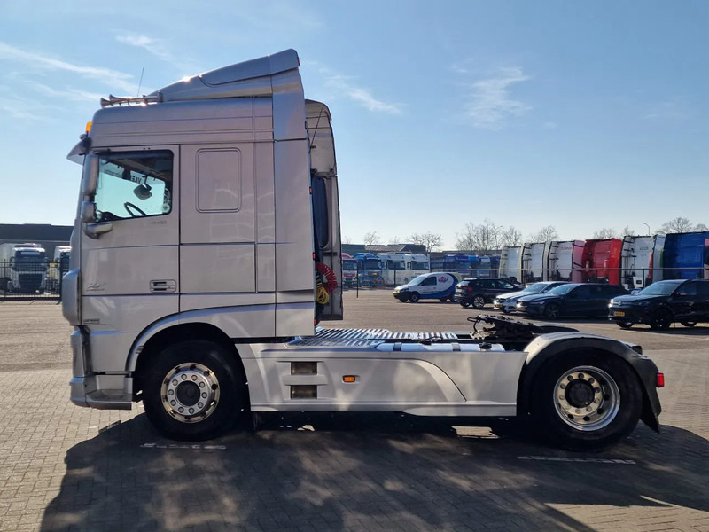 DAF XF 440 SpaceCab 4x2 - Full spoiler - Alloy wheels - Air horn - Light bar - Tahač: obrázek 4 DAF XF 440 SpaceCab 4x2 - Full spoiler - Alloy wheels - Air horn - Light bar - Tahač: obrázek 4