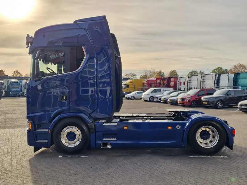 Scania 660S V8 NGS Highline 4x2 - Full spec - Retarder - Night Clima - Leather - Led - Full air - New Dashboard - Tahač: obrázek 4 Scania 660S V8 NGS Highline 4x2 - Full spec - Retarder - Night Clima - Leather - Led - Full air - New Dashboard - Tahač: obrázek 4