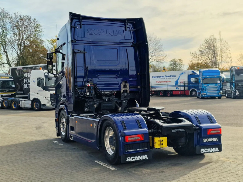 Scania 660S V8 NGS Highline 4x2 - Full spec - Retarder - Night Clima - Leather - Led - Full air - New Dashboard - Tahač: obrázek 5 Scania 660S V8 NGS Highline 4x2 - Full spec - Retarder - Night Clima - Leather - Led - Full air - New Dashboard - Tahač: obrázek 5