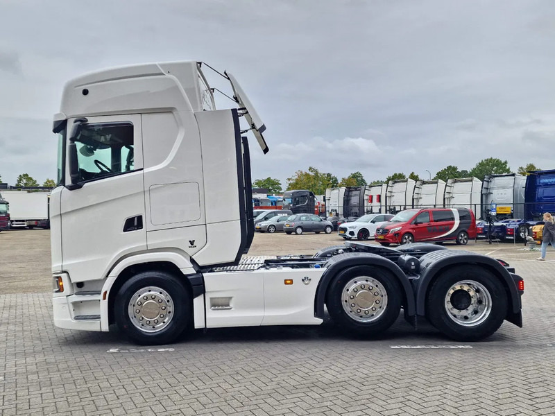 Scania 660S V8 NGS Highline 6x2/4 - New - Full spec - Retarder - Night clima - Leather - Led - Alcoa - Tahač: obrázek 4 Scania 660S V8 NGS Highline 6x2/4 - New - Full spec - Retarder - Night clima - Leather - Led - Alcoa - Tahač: obrázek 4