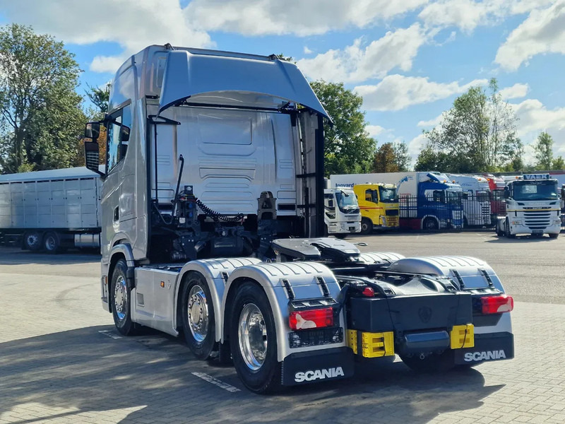 Scania 660S V8 NGS Highline 6x2/4 - New - Full spec - Retarder - Night clima - Led - Leather - Navi - Tahač: obrázek 5 Scania 660S V8 NGS Highline 6x2/4 - New - Full spec - Retarder - Night clima - Led - Leather - Navi - Tahač: obrázek 5