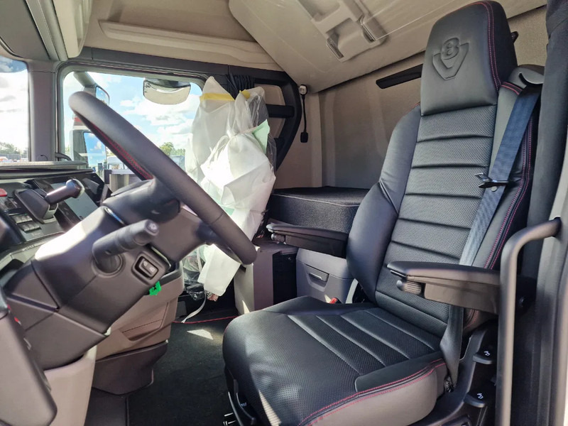 Nový Tahač Scania 660S V8 NGS Highline 6x2/4 - New - Full spec - Retarder - Night clima - Led - Leather - Navi: obrázek 10