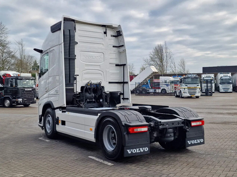 Volvo FH 13.500 Aero Globetrotter XL 4x2 - I Save - I parkcool - 2x tank - Mirror cams - Tahač: obrázek 5 Volvo FH 13.500 Aero Globetrotter XL 4x2 - I Save - I parkcool - 2x tank - Mirror cams - Tahač: obrázek 5