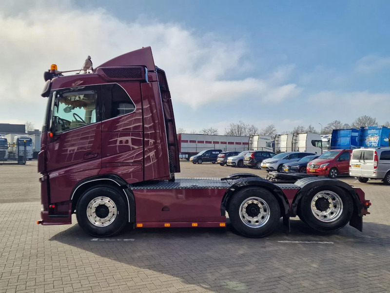 Volvo FH 13.540 Lowroof 6x2 - Show truck - Custom interior - Full air suspension - I parkcool - VEB+ - Tahač: obrázek 4 Volvo FH 13.540 Lowroof 6x2 - Show truck - Custom interior - Full air suspension - I parkcool - VEB+ - Tahač: obrázek 4