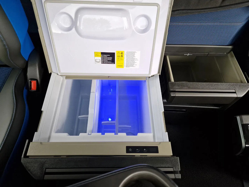 Tahač Volvo FH 500 XL Aero 4x2 - Full Air - Retarder - I parkcool - 2x tank - NEW: obrázek 16 Tahač Volvo FH 500 XL Aero 4x2 - Full Air - Retarder - I parkcool - 2x tank - NEW: obrázek 16