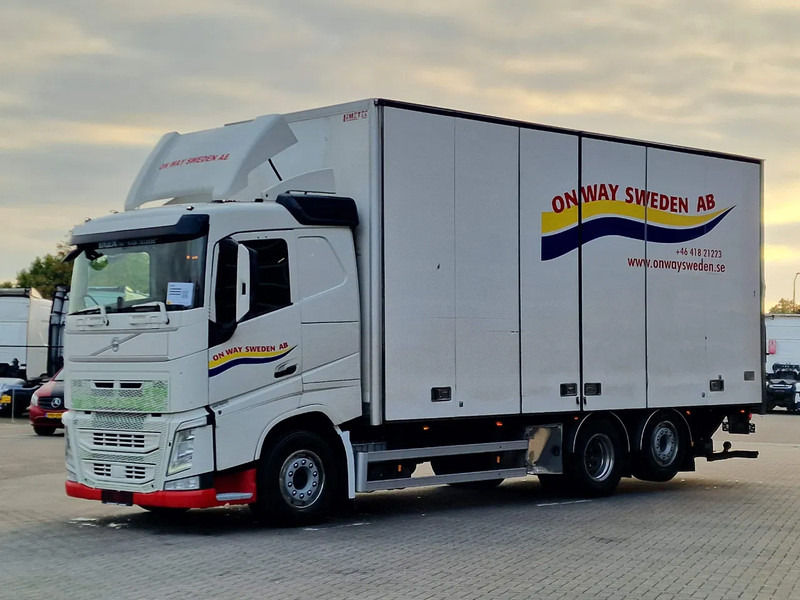 Volvo FH 13.460 lowroof 6x2 - Box with Sidedoors - 480 WB - Full air - Skříňový nákladní auto: obrázek 3 Volvo FH 13.460 lowroof 6x2 - Box with Sidedoors - 480 WB - Full air - Skříňový nákladní auto: obrázek 3