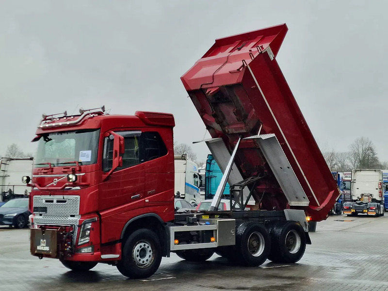 Volvo FH 16.750 6x4 Tipper - Retarder - HUB reduction - Full air - Sklápěč: obrázek 4 Volvo FH 16.750 6x4 Tipper - Retarder - HUB reduction - Full air - Sklápěč: obrázek 4