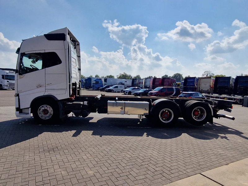 Volvo FH 16.750 Globetrotter 6x2 BDF - Retarder - HUB reduction - Euro 5 - 4.90 WB - Kontejnérový podvozek/ Výměnná nástavba: obrázek 4 Volvo FH 16.750 Globetrotter 6x2 BDF - Retarder - HUB reduction - Euro 5 - 4.90 WB - Kontejnérový podvozek/ Výměnná nástavba: obrázek 4