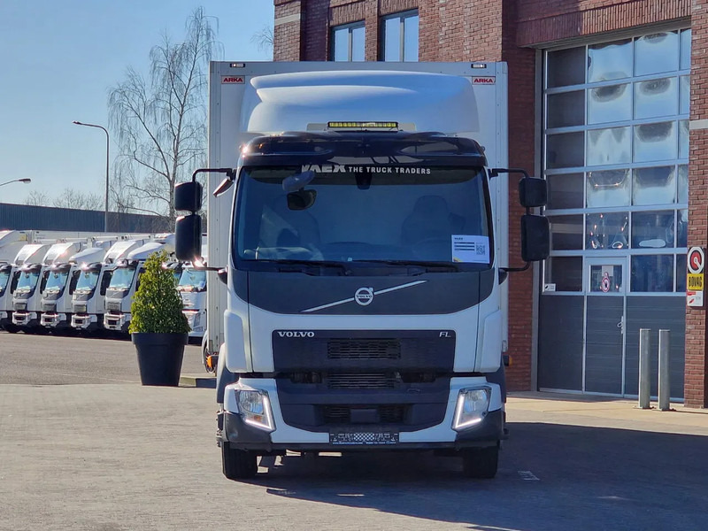 Volvo FL 250 4x2 Box truck, loading lift, 12T - Skříňový nákladní auto: obrázek 2 Volvo FL 250 4x2 Box truck, loading lift, 12T - Skříňový nákladní auto: obrázek 2