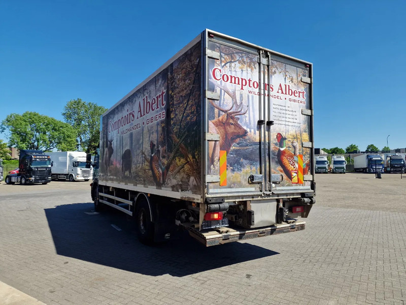 Volvo FM 12.380 4x2 - Frigo Carrier Supra - Loadlift - Hooks/Rohrbahnen/Vleeshang - Chladírenský nákladní automobil: obrázek 5 Volvo FM 12.380 4x2 - Frigo Carrier Supra - Loadlift - Hooks/Rohrbahnen/Vleeshang - Chladírenský nákladní automobil: obrázek 5
