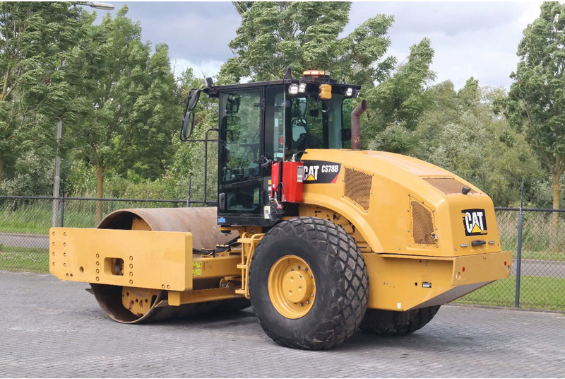 Caterpillar CS78B | TRIMBLE GPS | GOOD CONDITION - Válec: obrázek 3 Caterpillar CS78B | TRIMBLE GPS | GOOD CONDITION - Válec: obrázek 3