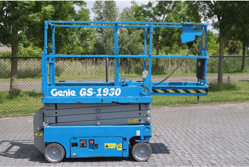 Genie GS-1930 | 7.8 METER | 227 KG - Nůžková plošina: obrázek 4 Genie GS-1930 | 7.8 METER | 227 KG - Nůžková plošina: obrázek 4