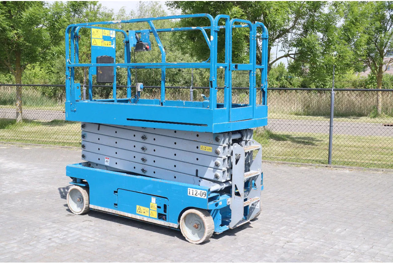 Genie GS-3246 | 12 METER | 318 KG - Nůžková plošina: obrázek 2 Genie GS-3246 | 12 METER | 318 KG - Nůžková plošina: obrázek 2