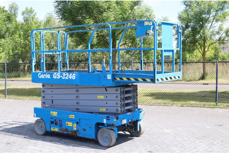 Genie GS-3246 | 12 METER | 318 KG - Nůžková plošina: obrázek 5 Genie GS-3246 | 12 METER | 318 KG - Nůžková plošina: obrázek 5
