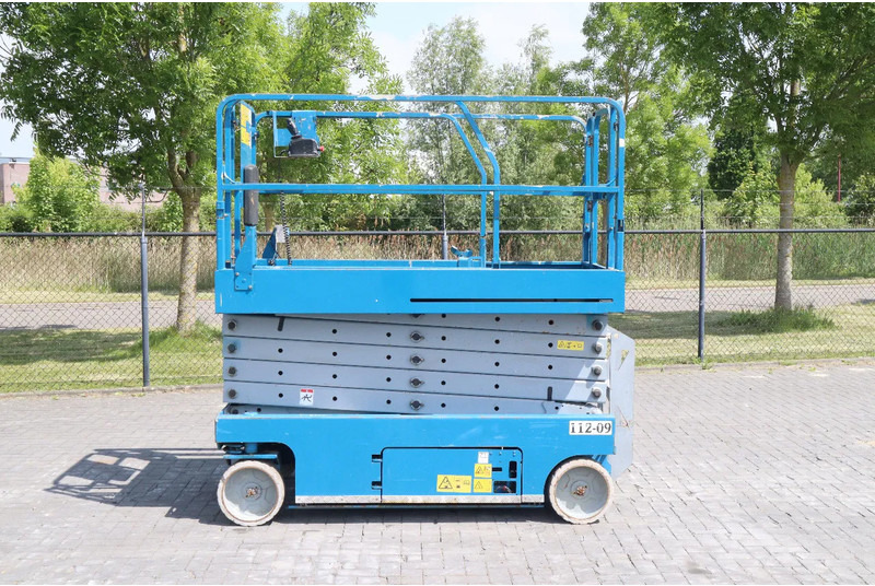 Genie GS-3246 | 12 METER | 318 KG - Nůžková plošina: obrázek 1 Genie GS-3246 | 12 METER | 318 KG - Nůžková plošina: obrázek 1