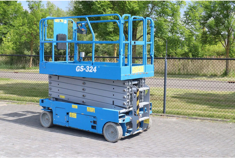 Genie GS-3246 | 12 METER | 318 KG - Nůžková plošina: obrázek 2 Genie GS-3246 | 12 METER | 318 KG - Nůžková plošina: obrázek 2