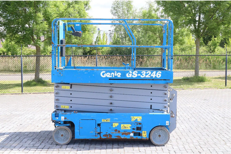 Genie GS-3246 | 12 METER | 318 KG - Nůžková plošina: obrázek 1 Genie GS-3246 | 12 METER | 318 KG - Nůžková plošina: obrázek 1