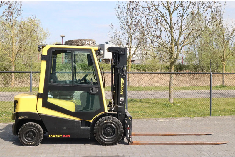 Hyster H2.5 A | BOOM SUSPENSION | SIDESHIFT | FORK EXTENTIONS | FORK POSITIONERS - Dieselový vysokozdvižný vozík: obrázek 4 Hyster H2.5 A | BOOM SUSPENSION | SIDESHIFT | FORK EXTENTIONS | FORK POSITIONERS - Dieselový vysokozdvižný vozík: obrázek 4