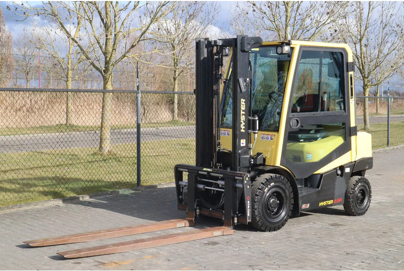 Hyster H2.5 A | BOOM SUSPENSION | SIDESHIFT | FORK EXTENTIONS | FORK POSITIONERS - Dieselový vysokozdvižný vozík: obrázek 2 Hyster H2.5 A | BOOM SUSPENSION | SIDESHIFT | FORK EXTENTIONS | FORK POSITIONERS - Dieselový vysokozdvižný vozík: obrázek 2