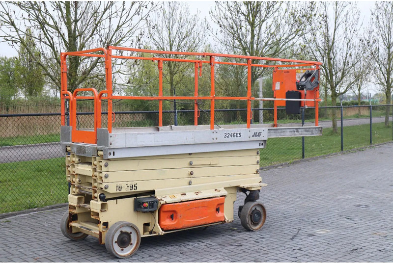 JLG 3246 ES | 12 METER | 320 KG - Nůžková plošina: obrázek 5 JLG 3246 ES | 12 METER | 320 KG - Nůžková plošina: obrázek 5