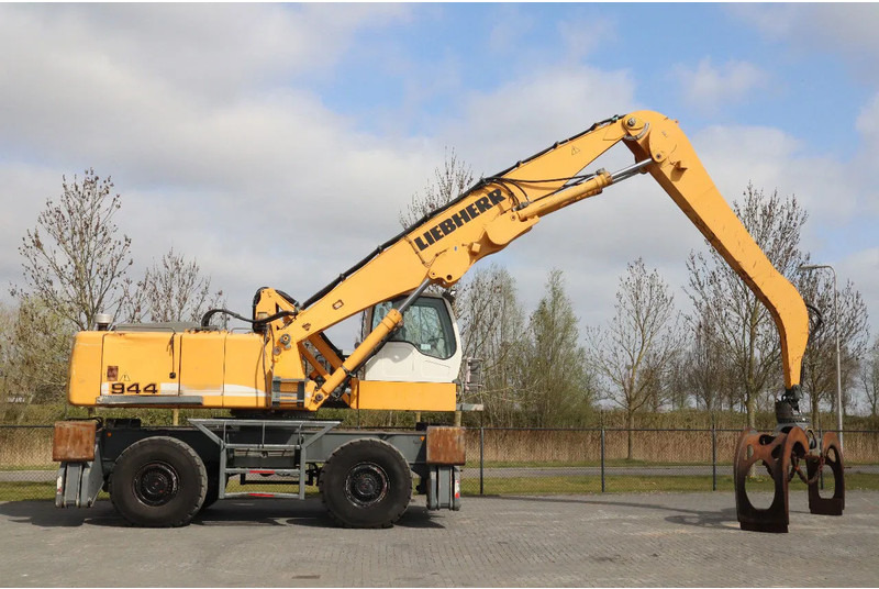 Liebherr A944 C HD | LOG GRAPPLE | HOLZGREIFER | TIMBER - Překládkové rypadlo: obrázek 4 Liebherr A944 C HD | LOG GRAPPLE | HOLZGREIFER | TIMBER - Překládkové rypadlo: obrázek 4