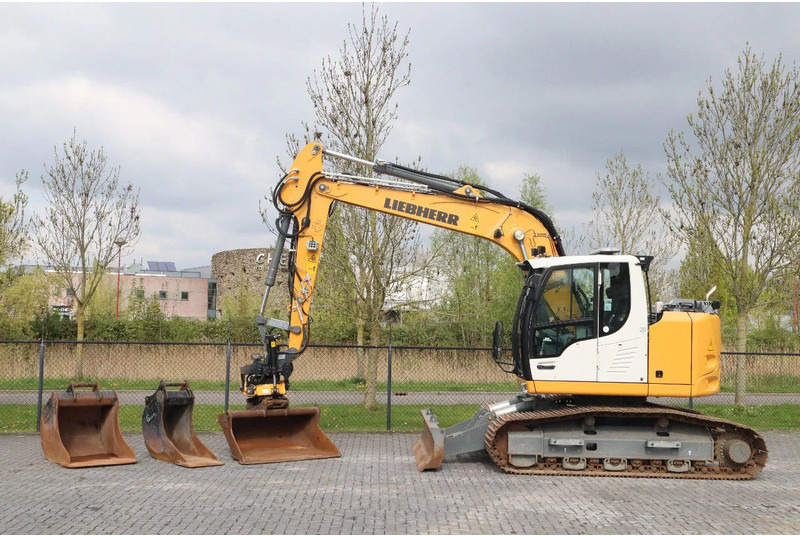 Liebherr R914 COMPACT S | ROTOTILT | 3X BUCKET | DOZERBLADE - Pásové rýpadlo: obrázek 1 Liebherr R914 COMPACT S | ROTOTILT | 3X BUCKET | DOZERBLADE - Pásové rýpadlo: obrázek 1